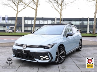 Volkswagen Golf GTE 1.5 eHybrid 272PK | Full Options | Panodak | Leer | 360° | Stoel Ventilatie | Head-up | Keyless | Camera | Memory | IQ Light | Stoel&Stuurverwarming | 18"Inch |
