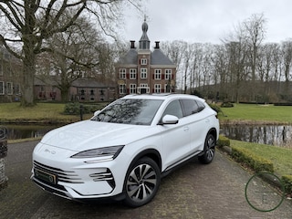 BYD Seal U 1.5 T DM-i AWD Design | 323 PK | Full Options | Head up display |