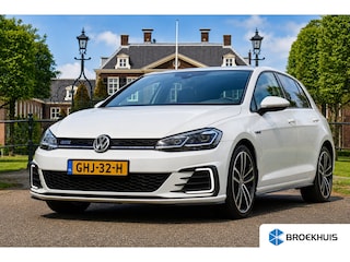 Volkswagen Golf 1.4 TSI PHEV GTE | Achteruitrijcamera | Airco (automatisch) | Bluetooth telefoonvoorbereiding