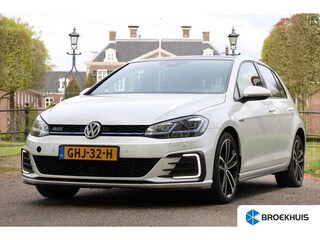 Volkswagen Golf 1.4 TSI PHEV GTE | Achteruitrijcamera | Airco (automatisch) | Bluetooth telefoonvoorbereiding