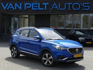 MG ZS EV Luxury 45 kWh 3F / PANO / LEDER