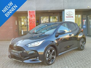 Toyota Yaris 1.5 Hybrid 130 EXECUTIVE NIEUW DIRECT LEVERBAAR! STOEL/STUURVERW 17'' LM-VELGEN PARK-SENSOREN CLIMA KEYLESS LEER NAVI CAMERA APPLE/ANDROID LED