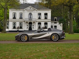 Ferrari 812 6.5 V12 HELE | Carbon | Pass. Display | Lift | JBL | Surround view