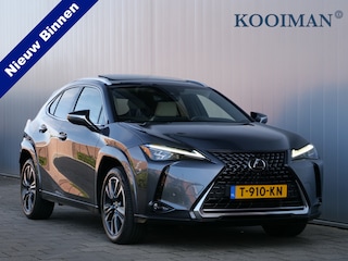 Lexus UX 250h Executive Line 184 Pk Automaat Navi / DAB / Apple Carplay / Camera / Leer / HUD / Pano-dak