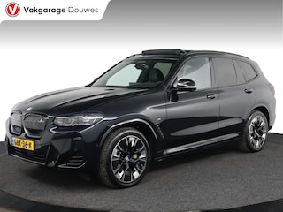 BMW iX3 High Executive Edition 80 kWh | NAP | 1e eigenaar | Bomvol! | Pano | HUD | ACC | Leder | Harman & Kardon | Memory | Trekhaak | Stuurverwarming