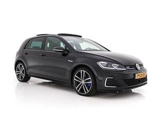 Volkswagen Golf 1.4 TSI PHEV GTE (Plug-in) (INCL-BTW) Aut. *PANO | ADAPTIVE-CRUISE | FULL-LED | DIGI-COCKPIT | BLINDSPOT | HEATED-SPORTSEATS | KEYLESS | NAVI-FULLMAP | AMBIENTLIGHT | SHIFTPADDLES | PRIVACY-GLASS | ECC | PDC | 18''ALU*