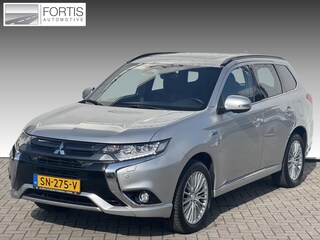 Mitsubishi Outlander 2.0 PHEV S-Edition PANODAK | LEDER | TREKHAAK