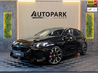 BMW 120 M Sport Design Edition |FABRIEKSGARANTIE|DEALER ONDERHOUDEN|KEYLESS|CARPLAY|CAMERA|19INCH|SFEERVERLICHTING|