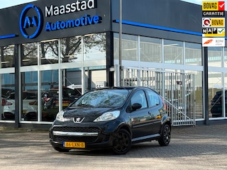 Peugeot 107 1.0-12V Urban Move Exclusive Lage km's 2e eig Airco 5drs in nieuwstaat