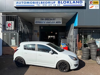 Opel Corsa 1.6i GSi/ / met Onderhoudshistorie, Sportonderstel, GSI interieur, spoiler, Sideskirts,sportuitlaat en een nieuwe APK!!