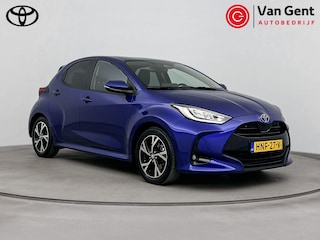 Toyota Yaris 1.5 Hybrid 115 Dynamic | Apple Carplay / Android Auto | Dodehoek detectie | Parkeersensoren voor/achter | Stoel-/stuurverwarming | Adaptive Cruise | Clima | Keyless | Camera | 16 inch