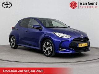 Toyota Yaris 1.5 Hybrid 115 Dynamic | Apple Carplay / Android Auto | Dodehoek detectie | Parkeersensoren voor/achter | Stoel-/stuurverwarming | Adaptive Cruise | Clima | Keyless | Camera | 16 inch