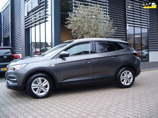 Opel Grandland X 1.2 Turbo Business