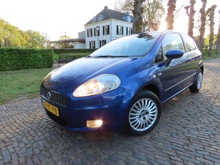 Fiat Punto Grande 1.4 Dynamic Airco Cruisecontrol Stuurbekrachtiging