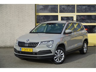 Skoda Karoq 1.5 TSI ACT 150PK! Automaat Business Edition BJ2021 Lmv 16" | Led V+A | Pdc | Trekhaak | Verwarmde voorruit | App-Connect | Navi | Climate control | Cruise control | Verwarmd stuur | Verwarmde voorstoelen | Getint glas