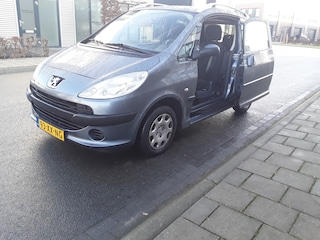 Peugeot 1007 1.4 SESAM URBAN