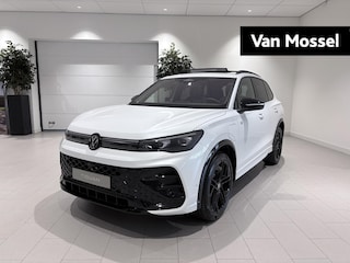 Volkswagen Tiguan 1.5 eHybrid R-Line Edition | 204PK | Automaat | Panoramaschuif-kanteldak | Trekhaak inklapbaar | Black Style Pakket |