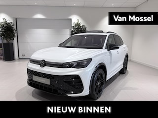 Volkswagen Tiguan 1.5 eHybrid R-Line Edition | 204PK | Automaat | Panoramaschuif-kanteldak | Trekhaak inklapbaar | Black Style Pakket |