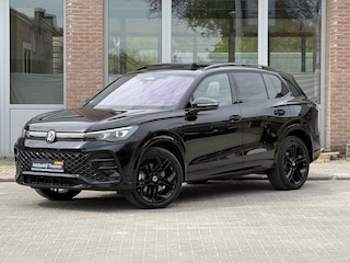 Volkswagen Tiguan 1.5 eHybrid R-Line Edition 272pk Leer | H&K | HUD | Trekhaak