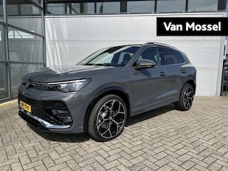 Volkswagen Tiguan 1.5 eHybrid R-Line Edition 204 PK | Trekhaak | 360 Camera | Stoelverwarming | Apple Carplay draadloos | Stuurverwarming | Navigatie | IQ Lights | Android Auto draadloos | 21" Lichtmetalen velgen | Achterklep elektrisch | Panorama dak |