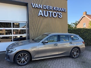 BMW 330e Luxury in NIEUWSTAAT EN VOL MET OPTIES