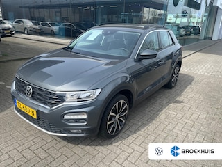 Volkswagen T-Roc 1.5 TSI 150 pk Style | Trekhaak | Apple Carplay | Climatronic | Navigatie | Led verlichting | Achteruitrij camera |