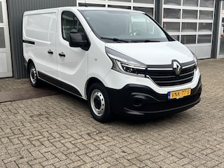 Renault Trafic 2.0 dCi L1H1 120pk Airco Cruise controle Kastinrichting Trekhaak 2000kg trekgewicht 2-Persoons 1e eigenaar Euro 6 Dealer onderhouden