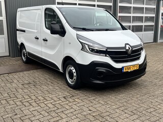 Renault Trafic 2.0 dCi L1H1 120pk Airco Cruise controle Kastinrichting Trekhaak 2000kg trekgewicht 2-Persoons 1e eigenaar Euro 6 Dealer onderhouden