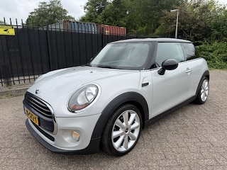 Mini Cooper 1.5 Business Stoelverw/AC/Navi/Cruise
