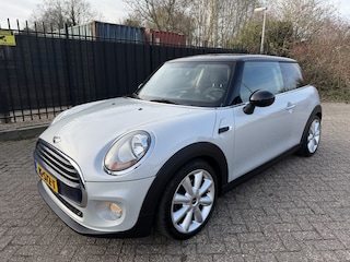 Mini Cooper 1.5 Business Stoelverw/AC/Navi/Cruise