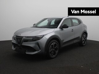 Alfa Romeo Junior Elettrica 54 kWh | Apple Carplay/Android Auto | Cruise Control | Lichtmetalen Velgen | Airconditioning |