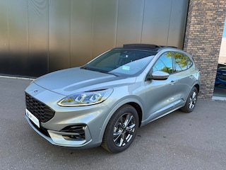 Ford Kuga 1.5 Eco 150pk ST-Line X Panorama, Navi, Trekhaak, Camera's BOMVOL!!