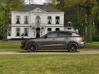 Maserati Levante 3.0 V6 S AWD 430pk GranSport Facelift | Pano-dak | 21 inch | Harman/Kardon | 360 camera
