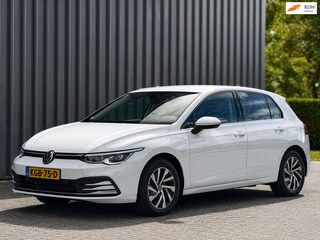 Volkswagen Golf 1.4 eHybrid Plug-In DSG / StuurwVerw / CarPlay / Elekstoelen