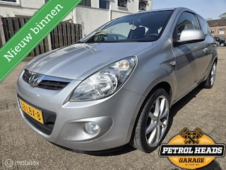 Hyundai i20 1.2i DynamicVersion | Airco | LM velg 17inch