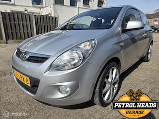 Hyundai i20 1.2i DynamicVersion | Airco | LM velg 17inch