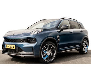 Lynk & Co 01 1.5 Plug-in Hybrid 262 Pk | Zwarte hemel | Adapt. Cruise | Panoramadak | 360 Camera | Keyless | 1e Eigenaar