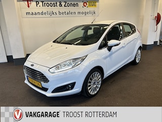 Ford Fiesta 1.0 EcoBoost Titanium | Cruise control | Climate control | Navigatie | Bluetooth | Parkeersensoren | Verwarmde voorruit | 100% Onderhouden