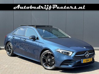 Mercedes-Benz A 200 AMG Nightpakket Pano Leder Memory LED Sfeerlicht Camera NL-auto