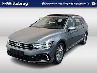 Volkswagen Passat Variant 1.4 TSI PHEV GTE / AUTOMAAT/ PANO/ TREKHAAK/ ERGO COMFORT/ ACC/ STUUR+STOELVERWARM./ DODEHOEK/ APP-CONNECT/ PARK.SENSOR.V+A/ CAMERA/ ELEK.ACHTERKLEP/ KEYLESS/ DIGITAL DASH/ NAVI/ DAB/ CLIMA/ LED