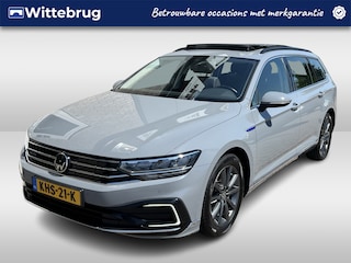 Volkswagen Passat Variant 1.4 TSI PHEV GTE / AUTOMAAT/ PANO/ TREKHAAK/ ACC/ ERGO COMFORT/ PARK.SENSOR.V+A/ CAMERA/ APP-CONNECT/ STOELVERWARM./ ELEK.ACHTERKLEP/ NAVI/ DAB/ CLIMA/ 17'' LMV