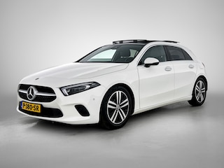 Mercedes-Benz A-klasse 180 Luxury Line | Panorama schuifdak | Sfeerverlichting | Spiegelpakket | Parkeerpakket met achtercamera Inclusief 24 maanden MB Certified garantie voor Europa.