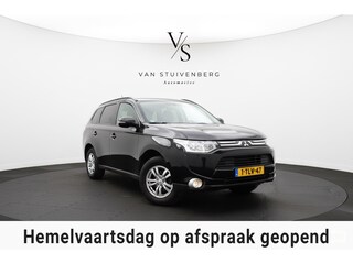 Mitsubishi Outlander 2.0 Intense AUTOMAAT TREKHAAK PDC CRUISE