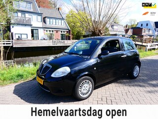 Lancia Ypsilon 1.2 Argento Airco INRUILKOOPJE ZO MEENEMEN