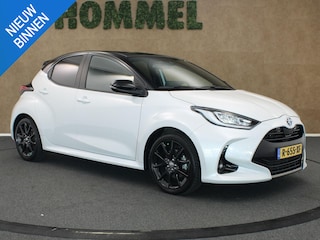 Toyota Yaris 1.5 Hybrid Bi-Tone - 100% ONDERHOUDEN! - NAVIGATIE - STOELVERWARMING - KEYLESS ENTRY & START - 17INCH ZWARTE LICHTMETALEN VELGEN - APPLE CARPLAY/ANDROID AUTO