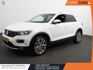 Volkswagen T-Roc 1.5 TSI Sport R-Design Automaat Navigatie Stoelverwarming Afneembare trekhaak Sfeerverlichting LED Lichtmetalen velgen Adaptieve cruise control Apple Carplay/ Andriod Auto Digitale cockpit