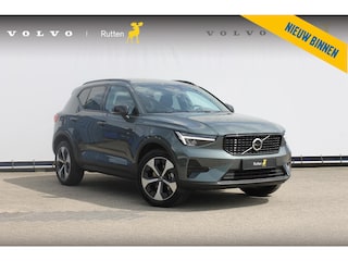 Volvo XC40 B3 177PK Automaat Plus Dark Panoramisch schuif-kanteldak / Adaptieve Cruise Control / Google infotainment / Parkeersensoren voor en achter met camera achter / Lederen bekleding / Blis