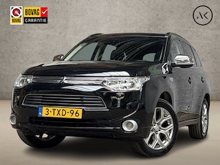 Mitsubishi Outlander 2.0 PHEV Deluxe 203Pk Automaat (SCHUIFDAK, NAVIGATIE, LEDER, STOELVERWARMING, ELEK SPORTSTOELEN, CAMERA, GETINT GLAS, TREKHAAK, NIEUWE APK, NIEUWSTAAT)