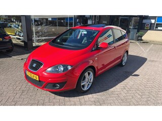 Seat Altea 1.2 TSI Ecomotive Businessline COPA Panoramadak, lederen bekleding, trekhaak, dakrails, navi, tel, pdc, etc etc