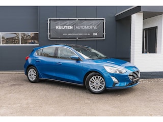 Ford Focus 1.0 EcoBoost Titanium / Pano / HUD / Winter pack!